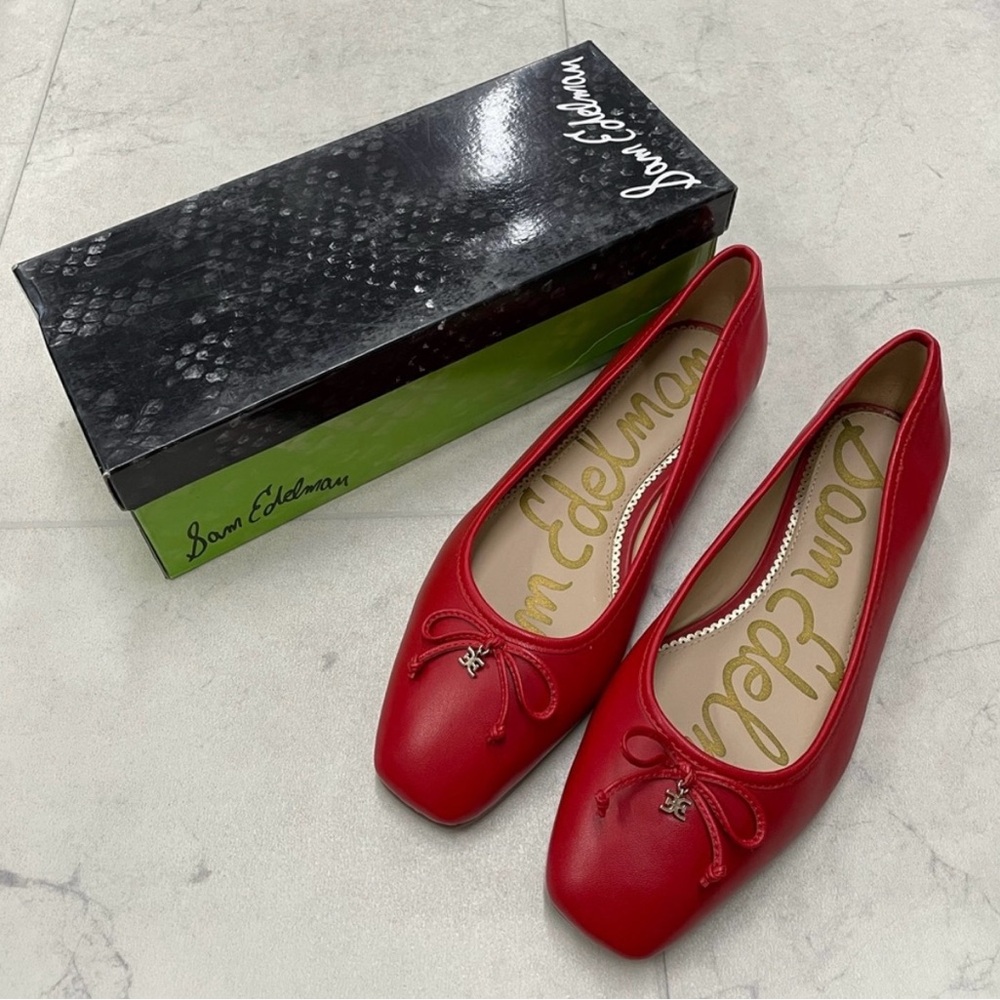 NIB Sam Edelman Jillie Flats in
Red Leather Red Square-Toe Flats